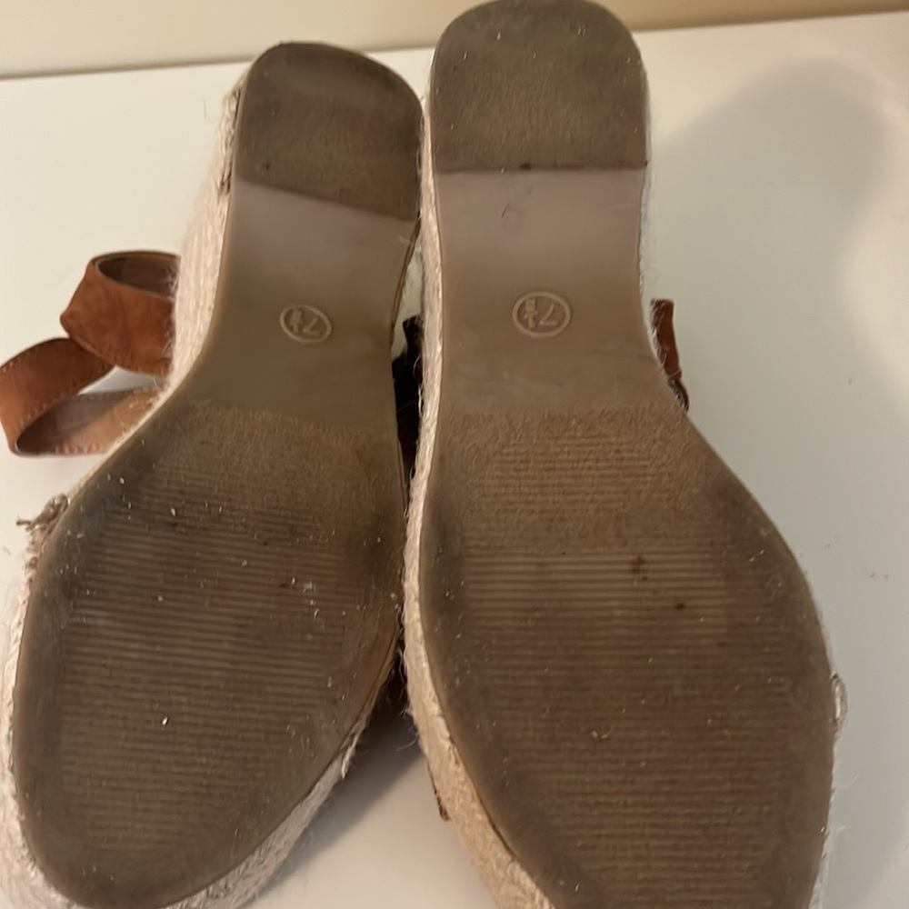 Universal Thread Wedges - Picture 5 of 11
